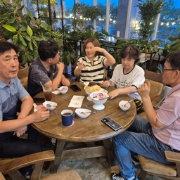 피드에 업로드 된 이미지