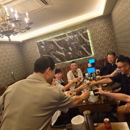 피드에 업로드 된 이미지