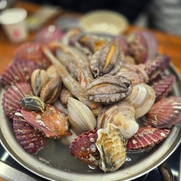 피드에 업로드 된 이미지