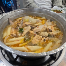 피드에 업로드 된 이미지