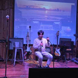 피드에 업로드 된 이미지