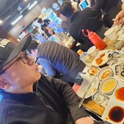 피드에 업로드 된 이미지