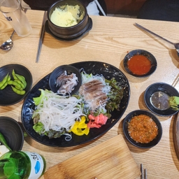 피드에 업로드 된 이미지
