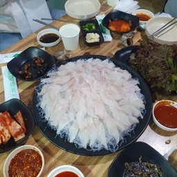 피드에 업로드 된 이미지