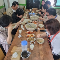 피드에 업로드 된 이미지