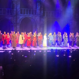 피드에 업로드 된 이미지