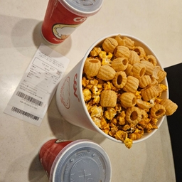 피드에 업로드 된 이미지