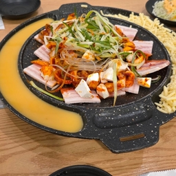 피드에 업로드 된 이미지