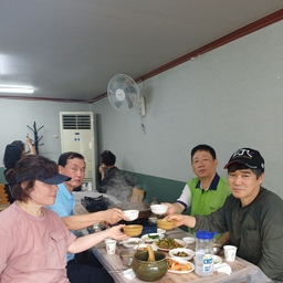 피드에 업로드 된 이미지