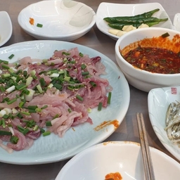 피드에 업로드 된 이미지