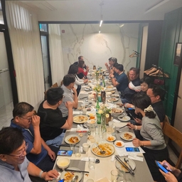 피드에 업로드 된 이미지