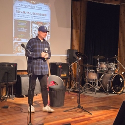 피드에 업로드 된 이미지