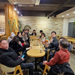 피드에 업로드 된 이미지