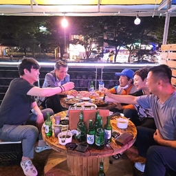 피드에 업로드 된 이미지