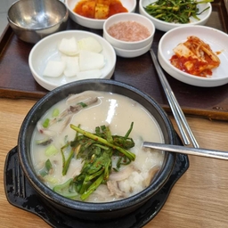 피드에 업로드 된 이미지