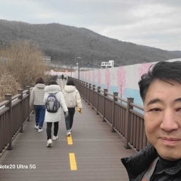 피드에 업로드 된 이미지