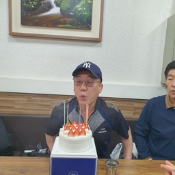 피드에 업로드 된 이미지