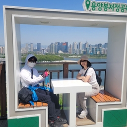 피드에 업로드 된 이미지