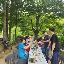 피드에 업로드 된 이미지