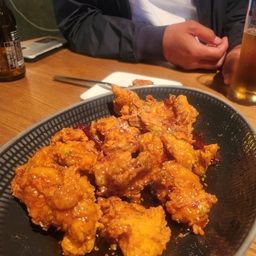 피드에 업로드 된 이미지