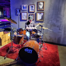 피드에 업로드 된 이미지