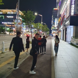 피드에 업로드 된 이미지