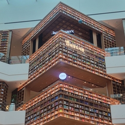 피드에 업로드 된 이미지