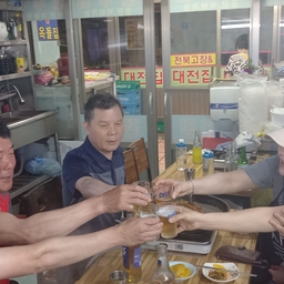 피드에 업로드 된 이미지