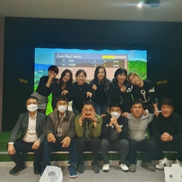 피드에 업로드 된 이미지