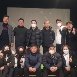 피드에 업로드 된 이미지