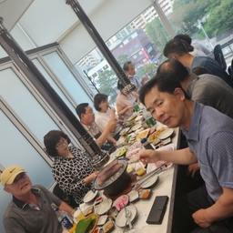 피드에 업로드 된 이미지