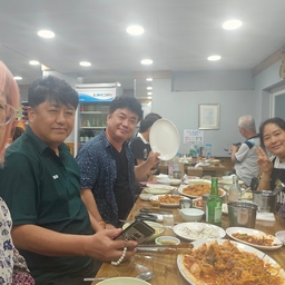 피드에 업로드 된 이미지
