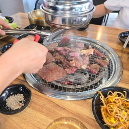 피드에 업로드 된 이미지