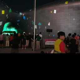 피드에 업로드 된 이미지