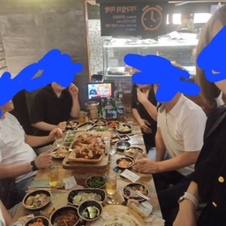 피드에 업로드 된 이미지