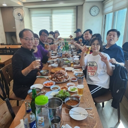 피드에 업로드 된 이미지