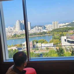 피드에 업로드 된 이미지