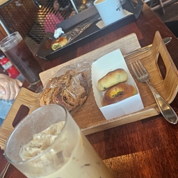 피드에 업로드 된 이미지