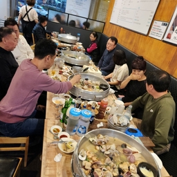 피드에 업로드 된 이미지