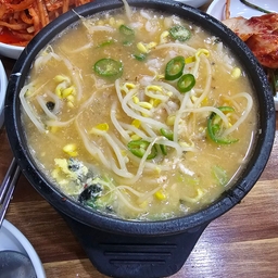 피드에 업로드 된 이미지