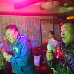 피드에 업로드 된 이미지