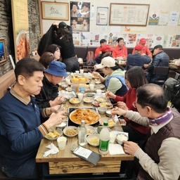피드에 업로드 된 이미지