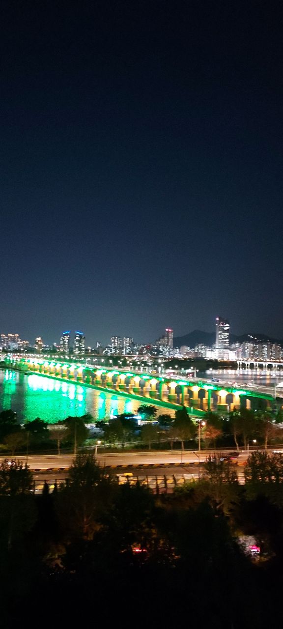 피드에 업로드 된 이미지