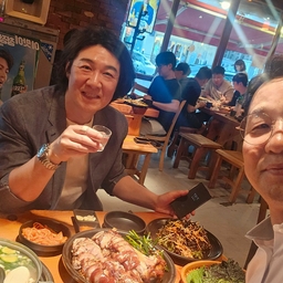 피드에 업로드 된 이미지