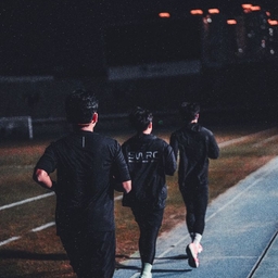 피드에 업로드 된 이미지