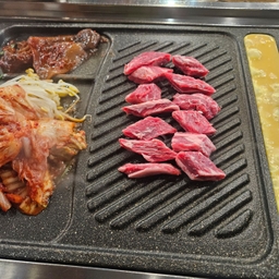 피드에 업로드 된 이미지