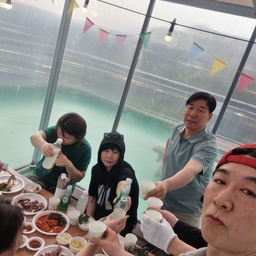 피드에 업로드 된 이미지