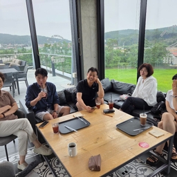 피드에 업로드 된 이미지