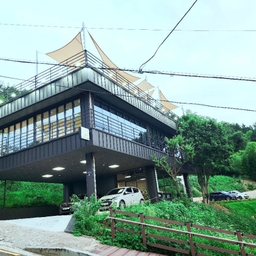 피드에 업로드 된 이미지