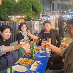 피드에 업로드 된 이미지